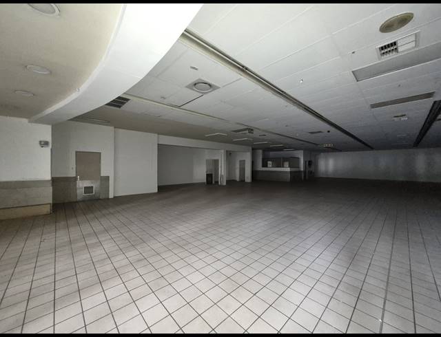 6,227M² RETAIL TO LET IN CRAIGHALL PARK